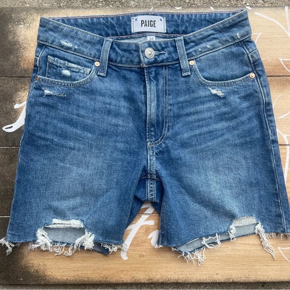 NWT Paige High Rise Distressed Jean Shorts Size 24